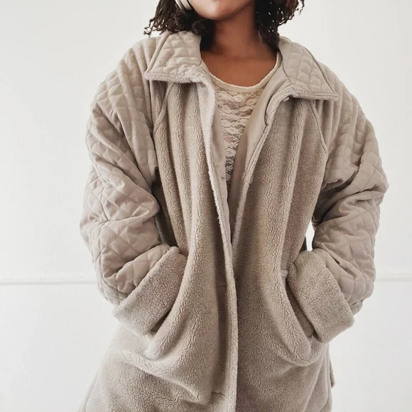 vintage Jones New York tan quilted fleece coat - Picture 2 of 8